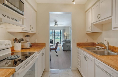 The Meadows Condo | Tranquil 2bed/2bath condo Golf Course Front in the Meadows