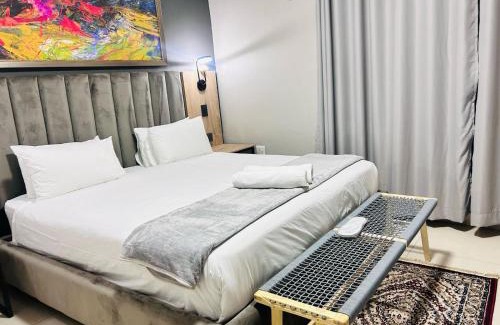 Alkmaar House | Tranquil Acres