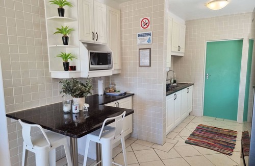 Paradise Beach House | TRANQUIL BEACH SETTING CLOSE TO WORLD FAMOUS SURFING VENUES AND AIRPORT