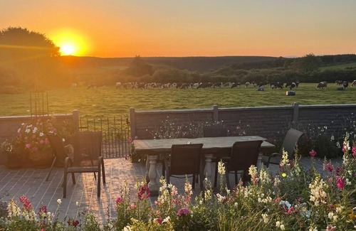 South Tipperary House | Tranquil Countryside Farmhouse Stay