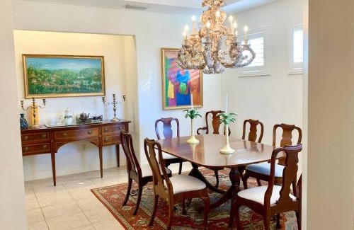 South Sarasota Villa | Tranquil Court Oasis