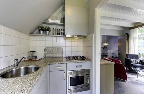 Dalfsen House | Tranquil Getaway in Dalfsen