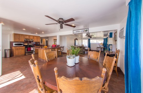 El Cajon House | Tranquil Hilltop 3BR retreat that fits 6+