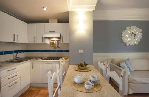 Pula Apartment | Tranquil Lantana Resort 2 Bedroom Apartments Sleeps 7 Persons