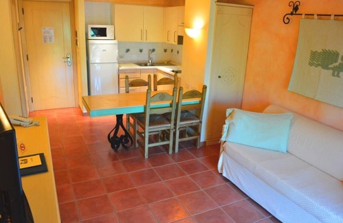 Pula Apartment | Tranquil Lantana Resort 2 Bedroom Apartments Sleeps 7 Persons