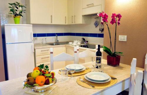 Pula Apartment | Tranquil Lantana Resort Hotel Apartments for 5 people 1,5km from beach