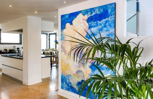 Vallpineda Villa | Tranquil large 6 bedroom family Villa sleeps 20 near sitges
