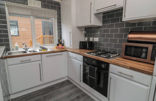 Swarland Cottage | TRANQUIL LODGE, pet friendly, country holiday cottage in Swarland