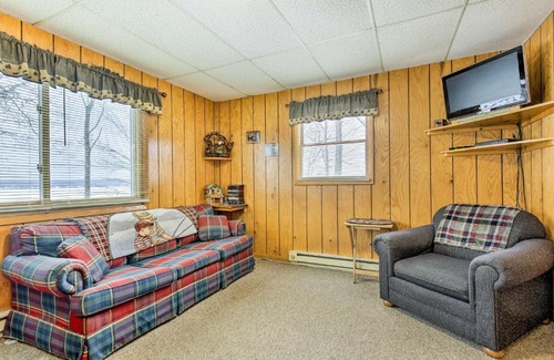 Marenisco House | Tranquil Marenisco Cabin on Lake Gogebic!