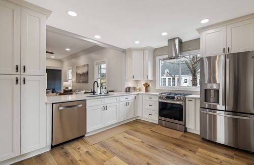 Maryville House | Tranquil Mountain Escape: Luxurious 5-Bedroom Farmhouse with Pool