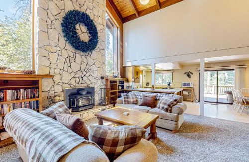 Shaver Lake House | Tranquil Pines Estate