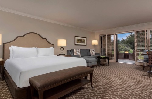 Rancho Bernardo Hotel | Tranquil Spa View Studio with Outdoor Firepit – Ultimate Relaxation Spot