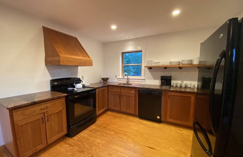 Keene House | Tranquil space surrounded by mountains and adventure