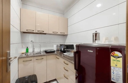 Sushant Lok Apartment | Tranquil Studio Apartment