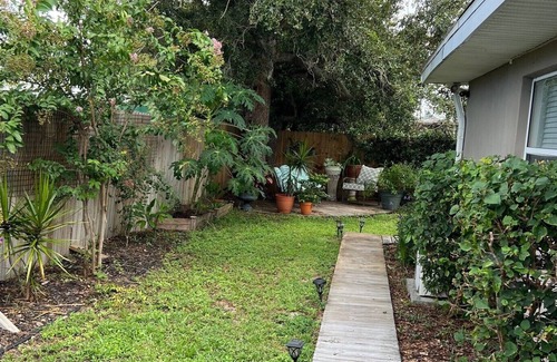 Southgate Apartment | Tranquil studio with AC in sunny Sarasota, close to beach and downtown Sarasota