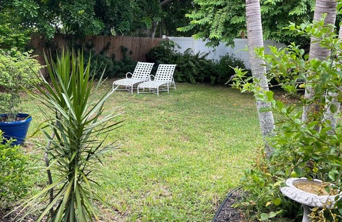 Southgate Apartment | Tranquil studio with AC in sunny Sarasota, close to beach and downtown Sarasota