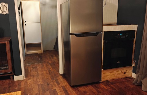 Canton Cottage | Tranquil Treehouse Cottage 10 mins from Downtown Canton