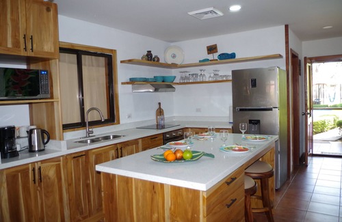 Tambor House | Tranquil Villa w/private Pool - 5 min walk to beach