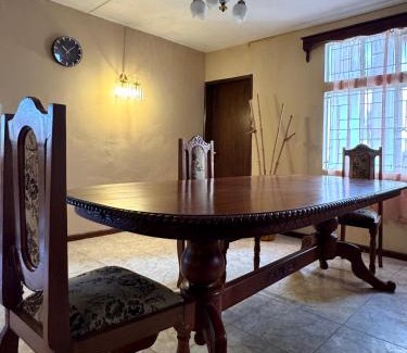 New Grove Apartment | Transit Home - 10 mins from airport