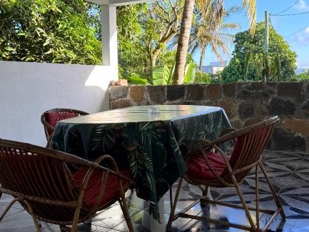New Grove Apartment | Transit Home - 10 mins from airport