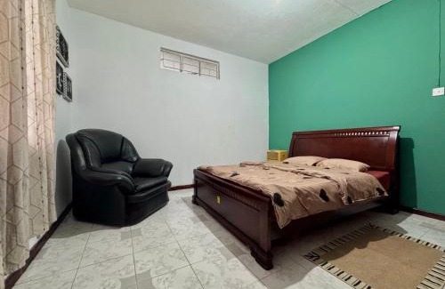 New Grove Apartment | Transit Home Lower Level - 10 mins from Airport and Blue bay
