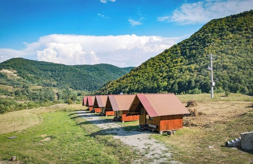 Balsa House | Transylvanian Hideaway with Hot Tub, Bonfire, and Pure Air