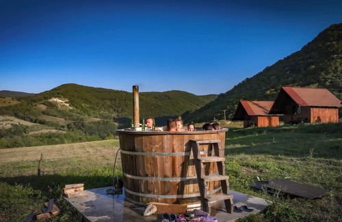 Balsa House | Transylvanian Hideaway with Hot Tub, Bonfire, and Pure Air