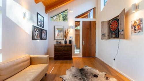 Olympic Valley House | Trapper by AvantStay A Interior Design w Sauna