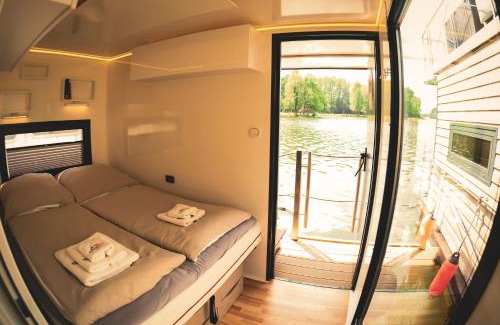 Bad Saarow Boat Rental | TraumZeitBoot Heidi - exklusiver Festlieger in perfekter Lage am Scharmützelsee Bad Saarow
