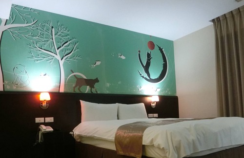 West District Hotel | Travel Art Inn