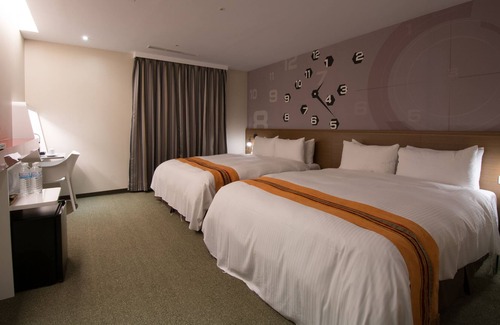 West District Hotel | Travel Art Inn