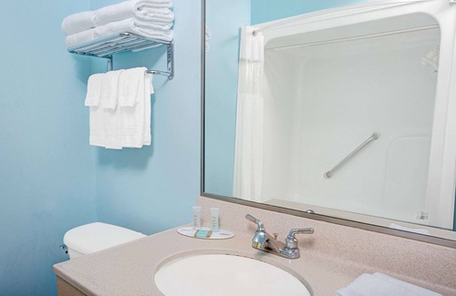 Bishop Hotel | Travelodge by Wyndham Bishop