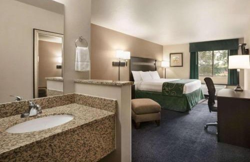 Brunswick Hotel | Travelodge by Wyndham Brunswick near Fredrick