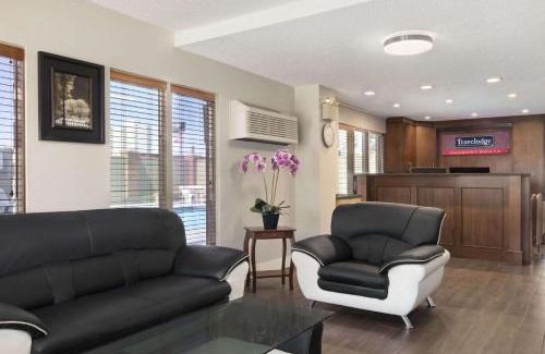 Southwest Calgary Hotel | Travelodge by Wyndham Calgary South