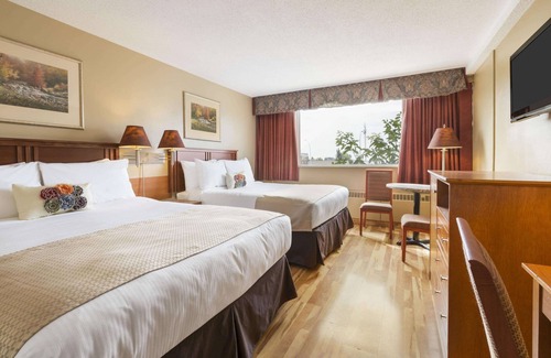 Northeast Edmonton Hotel | Travelodge by Wyndham Edmonton East