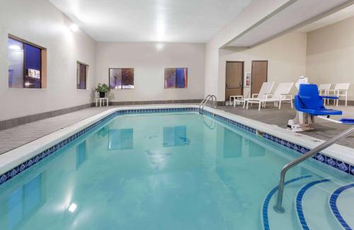 Del Camino Hotel | Travelodge by Wyndham Longmont