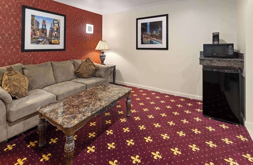 Manhasset Hotel | Travelodge by Wyndham Manhasset