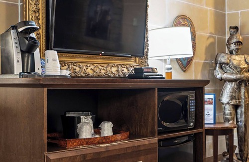 North Industrial Hotel | Travelodge by Wyndham Saskatoon