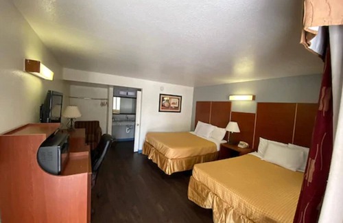 Westside Hotel | Travelodge by Wyndham Albuquerque West