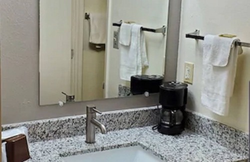 Westside Hotel | Travelodge by Wyndham Albuquerque West