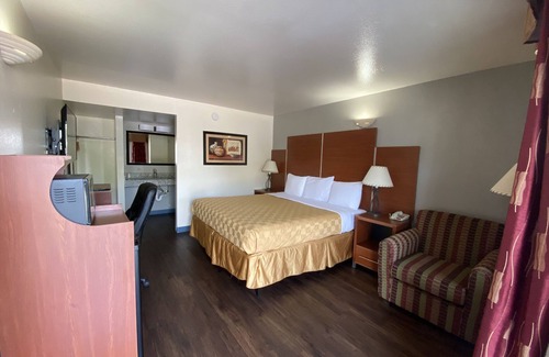 Westside Hotel | Travelodge by Wyndham Albuquerque West