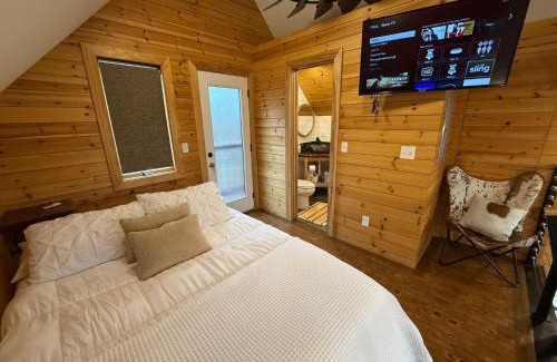 Bentonville Villa | Tree Cabin in Bentonville