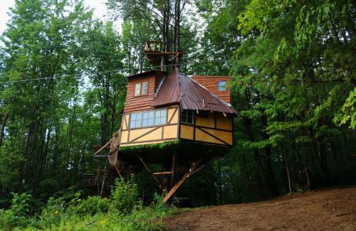 Braintree Other | TREE HOUSE with 850 feet ZIP LINE