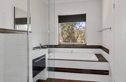 Toodyay Bed & Breakfast | Tree Lodge