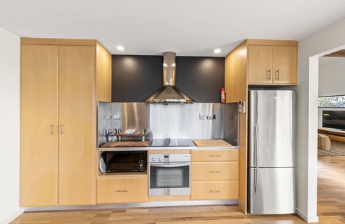 Rosetta House | Tree Top Views - 4 Bedroom House
