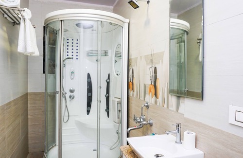 Mahabaleshwar Hotel | Treebo Hillway Inn Main Market