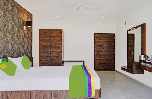 Cidco Hotel | Treebo Varsha Palace