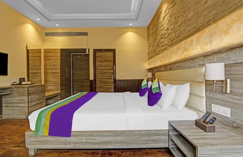 Kharar Hotel | Treebo Premium Arista