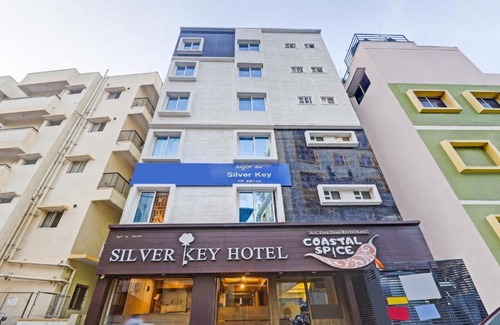 Marathahalli Hotel | Treebo Silver Key, Marathahalli