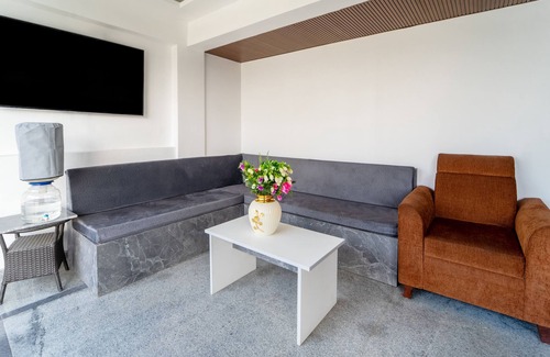 Ooty Hotel | Treebo Skydale Premium Suites, 1500 Mtrs From Ooty Lake